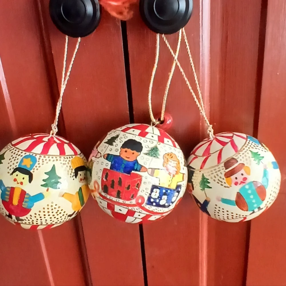 Hand painted wooden lacquered ornaments made by Foreside Co. in India (3)